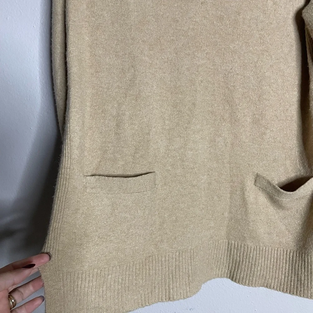 J. Crew Neutral V-Neck Merino Wool & Alpaca blend Knit Sweater Size Medium
